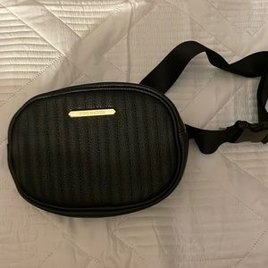 new without tags steve madden fanny pack